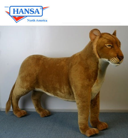 Lioness Standing (4318)